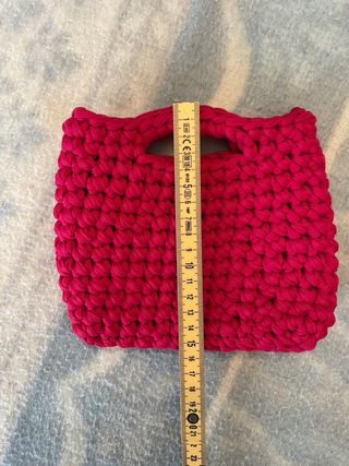 Borsa uncinetto fatta a mano color fragola