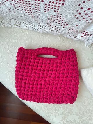 Borsa uncinetto fatta a mano color fragola