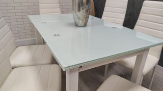 Mesa extensible + 6 sillas blancas