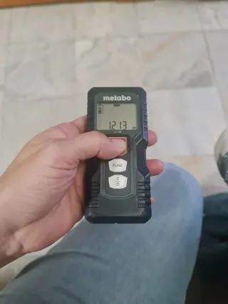 Metro Láser con Funda