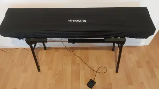 Teclado Yamaha P-125 + soporte + funda