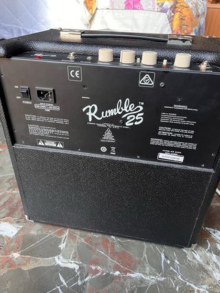 Amplificador Fender Rumble 25