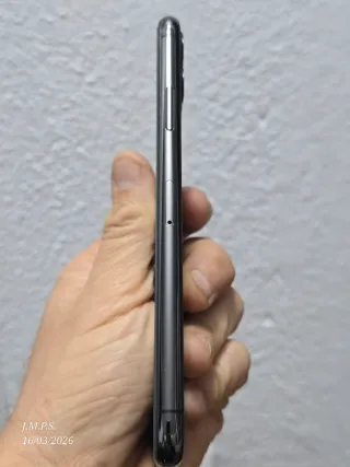 iPhone 11 Pro Max 64GB Gris + Accesorios