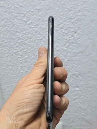 iPhone 11 Pro Max 64GB Gris + Accesorios