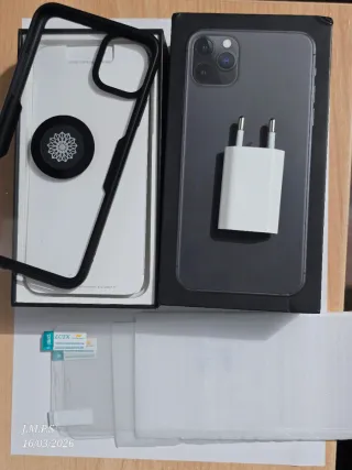 iPhone 11 Pro Max 64GB Gris + Accesorios