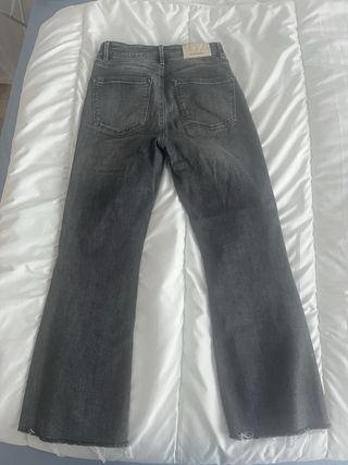 Pantalones vaqueros cropped flare D78