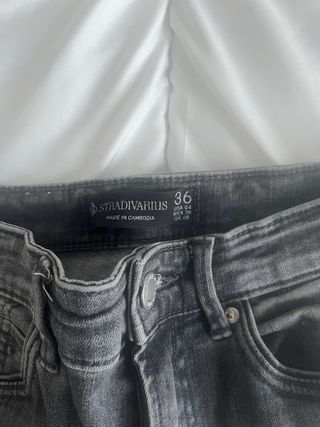 Pantalones vaqueros cropped flare D78