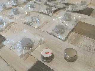 Tope de puerta adhesivo acero inoxidable 24x20