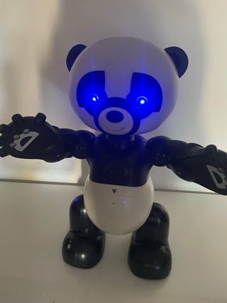 WowWee RoboPanda Robot Interactivo