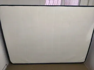 Canapé de madera y tela