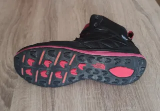 Botas The North Face Negras y Rojas