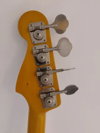 Bajo Fender Precision