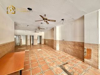 Local comercial en venta en El Cabanyal- El Canyamelar en Valencia
