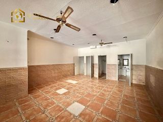 Local comercial en venta en El Cabanyal- El Canyamelar en Valencia