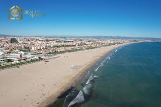 Local comercial en venta en El Cabanyal- El Canyamelar en Valencia