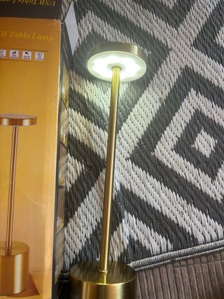 Lámpara LED táctil Recargable Elegante Dorada