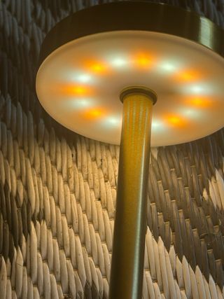 Lámpara LED táctil Recargable Elegante Dorada