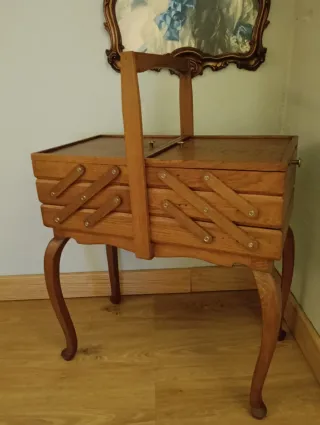 Costurero Francés Vintage