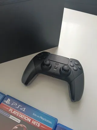 PS4 (PlayStation 4) Negra + Juegos