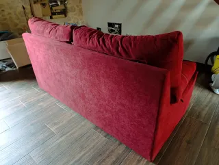 Sofá de 3 plazas color burdeos