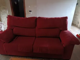 Sofá de 3 plazas color burdeos