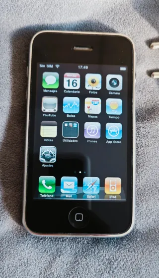 iPhone 3G 8GB + Cavo e caricabatterie.