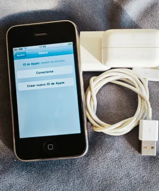 iPhone 3G 8GB + Cavo e caricabatterie.