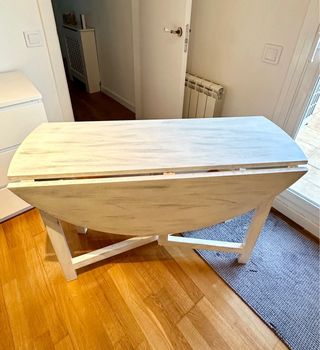 Mesa redonda de madera