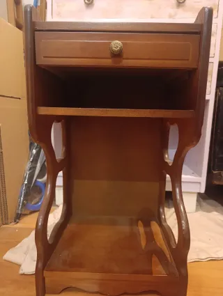 Mesilla de noche de madera maciza