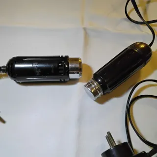 2 antichi rasoi in bachelite