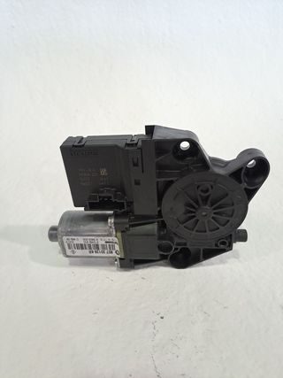 MOTOR ELEVALUNAS DELANTERO DERECHO RENAULT MEGANE III HATCHB