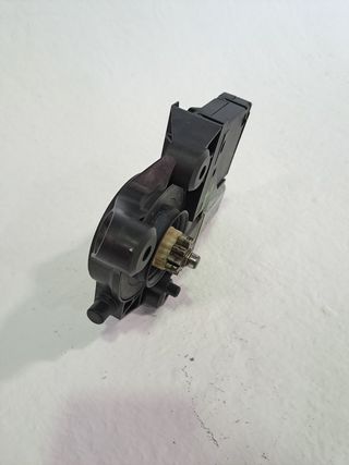 MOTOR ELEVALUNAS DELANTERO DERECHO RENAULT MEGANE III HATCHB