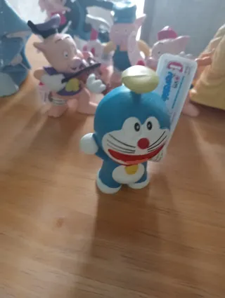 Lote Figuras: Cerditos, Cenicienta, Doraemon, Bell
