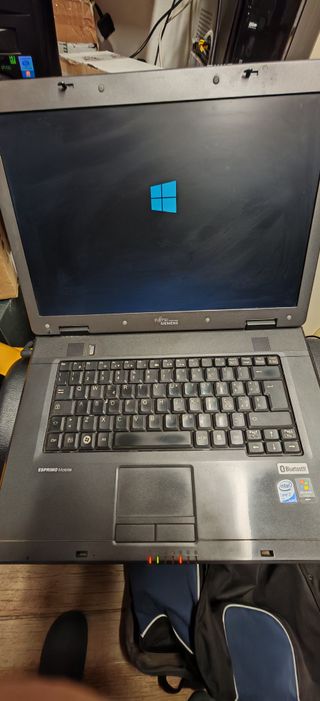 Fujitsu ESPRIMO notebook