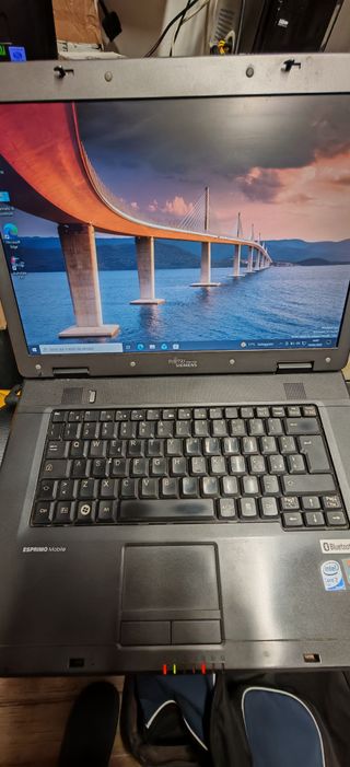 Fujitsu ESPRIMO notebook
