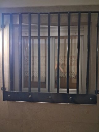 Reja de ventana metálica