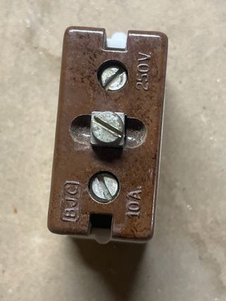 Lote de 8 Enchufes BJC Linial