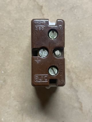 Lote de 8 Enchufes BJC Linial