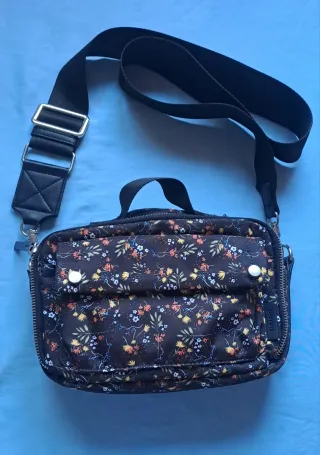 Bolso Parfois floral negro multicolor