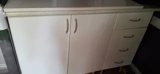 Mueble bajero cocina cristal y plástico