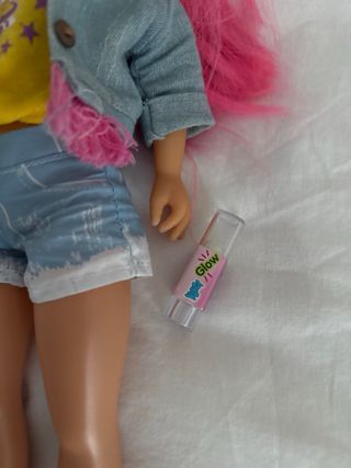 Muñeca Nancy Glow patines y accesorios