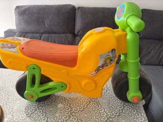 Moto correpasillos infantil