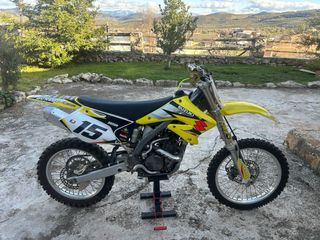 Suzuki RMZ Motocross 250cc 4 tiempos