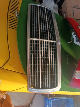 Calandra Mercedes 190 Cromada