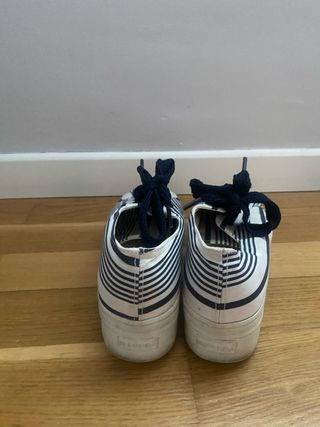 Superga plataforma blancas rayas azules