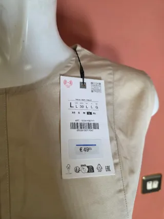 Vestido midi Zara con cinturón