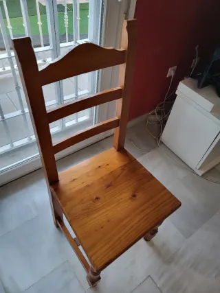 Silla de madera pino