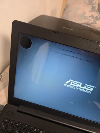 Ordenador portátil ASUS negro