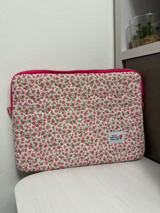 Funda portátil floral rosa