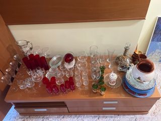 Juego de copas y jarra de cristal